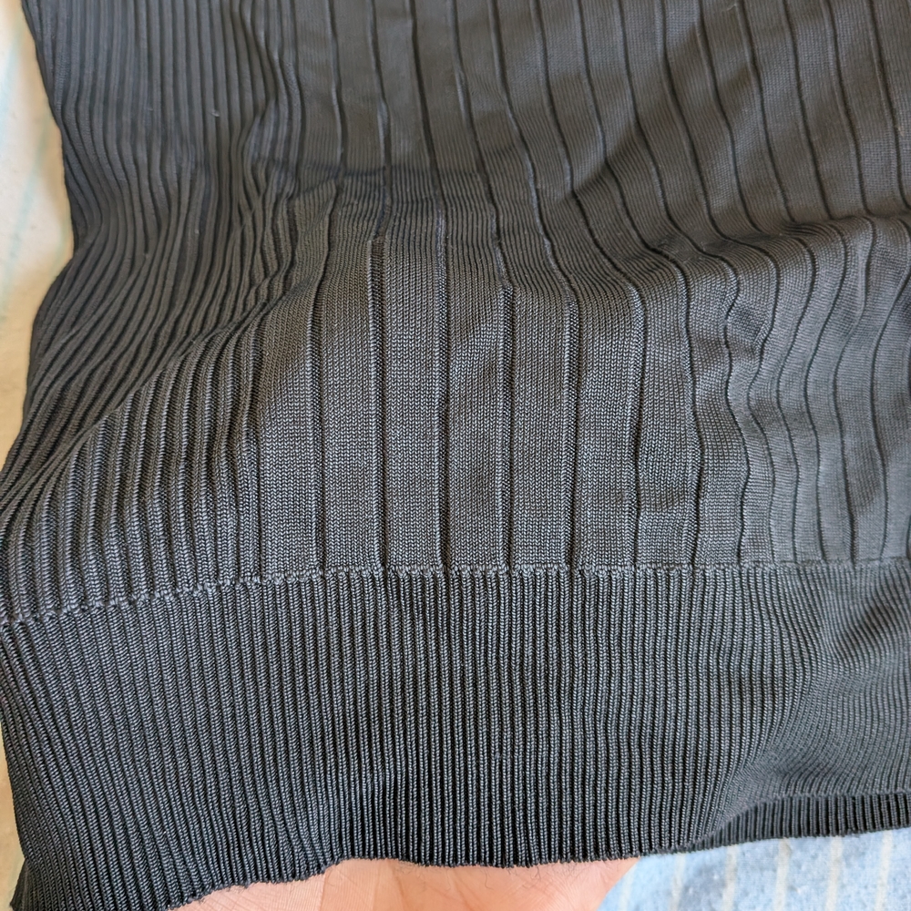 Black Sleeveless Ribbed Top - Picture 5 of 5